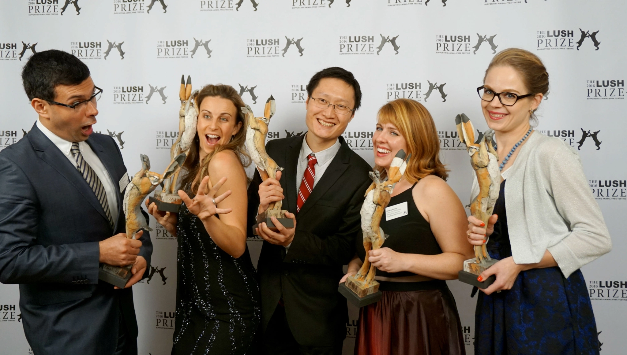 동물실험을 하지 않는 거래 회사들을 선정하여 상을 주는 러쉬 프라이즈 시상식 이미지
