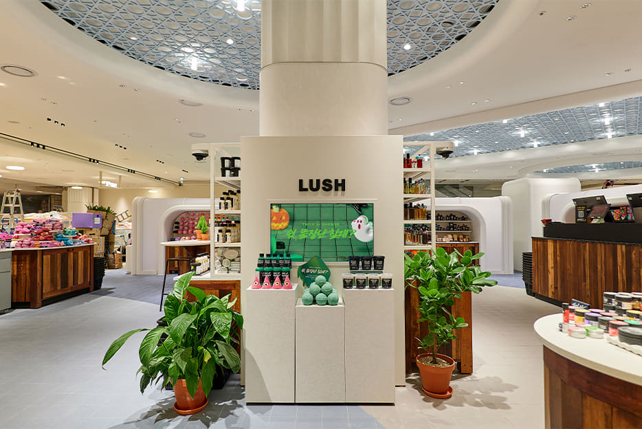 러쉬 현대백화점 판교점 매장 이미지