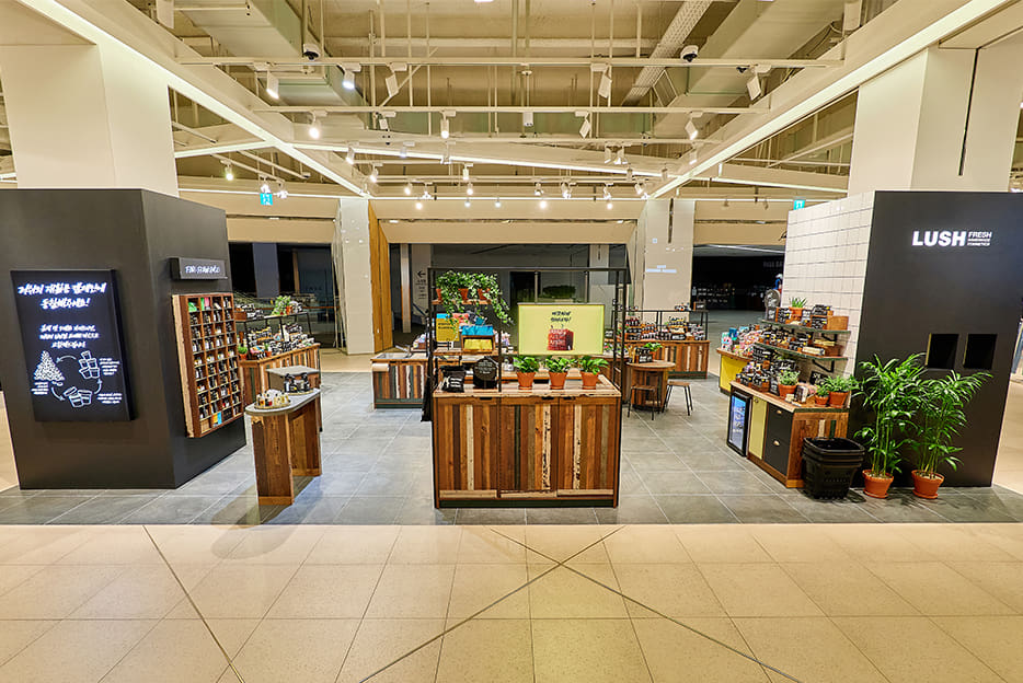 러쉬 롯데백화점 수원점 매장 이미지