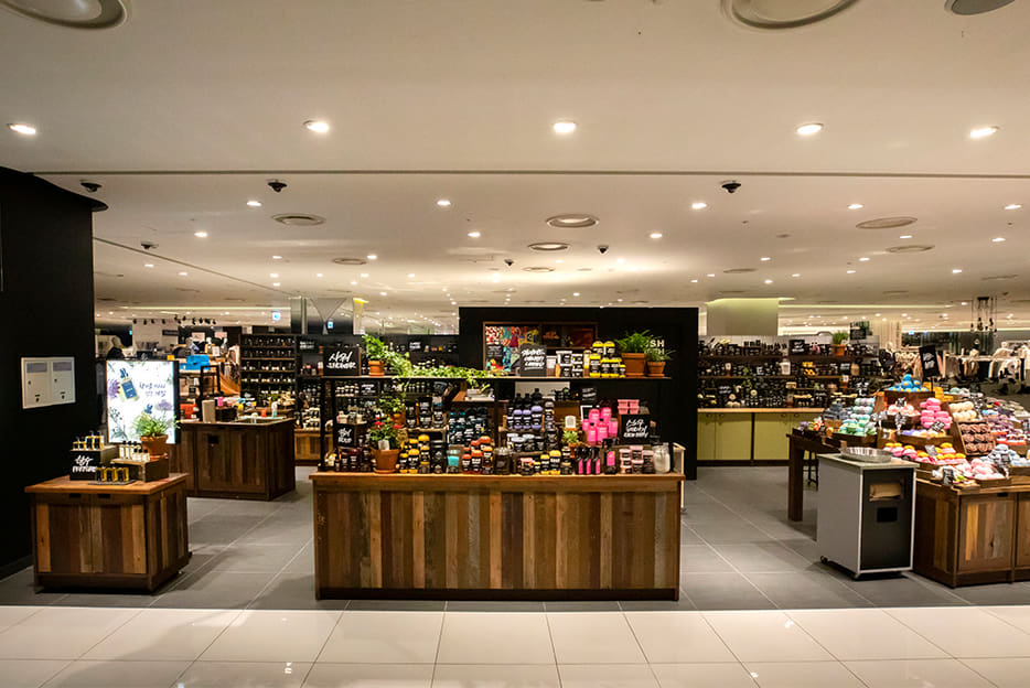 러쉬 롯데백화점 잠실점 매장 이미지