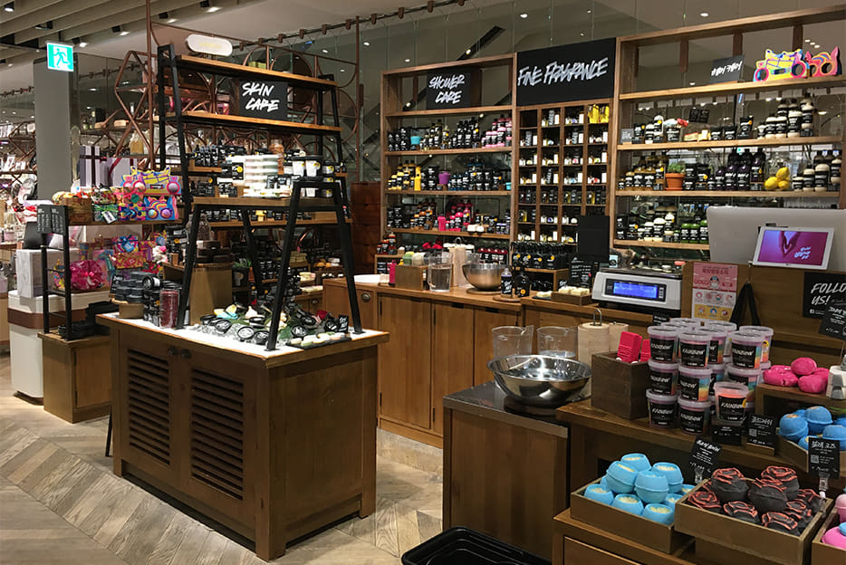 러쉬 신세계백화점 본점 매장 이미지